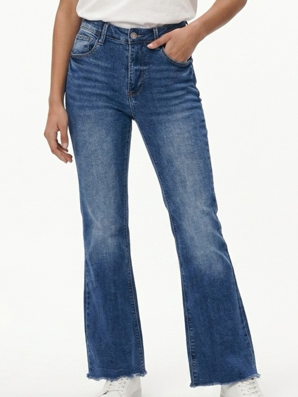 RISEN X FRECKLED POPPY | High-Rise Flare Jeans in Medium Blue Women’s Size 5/27